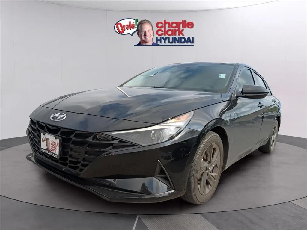 Used 2023 Hyundai Elantra SEL Sedan