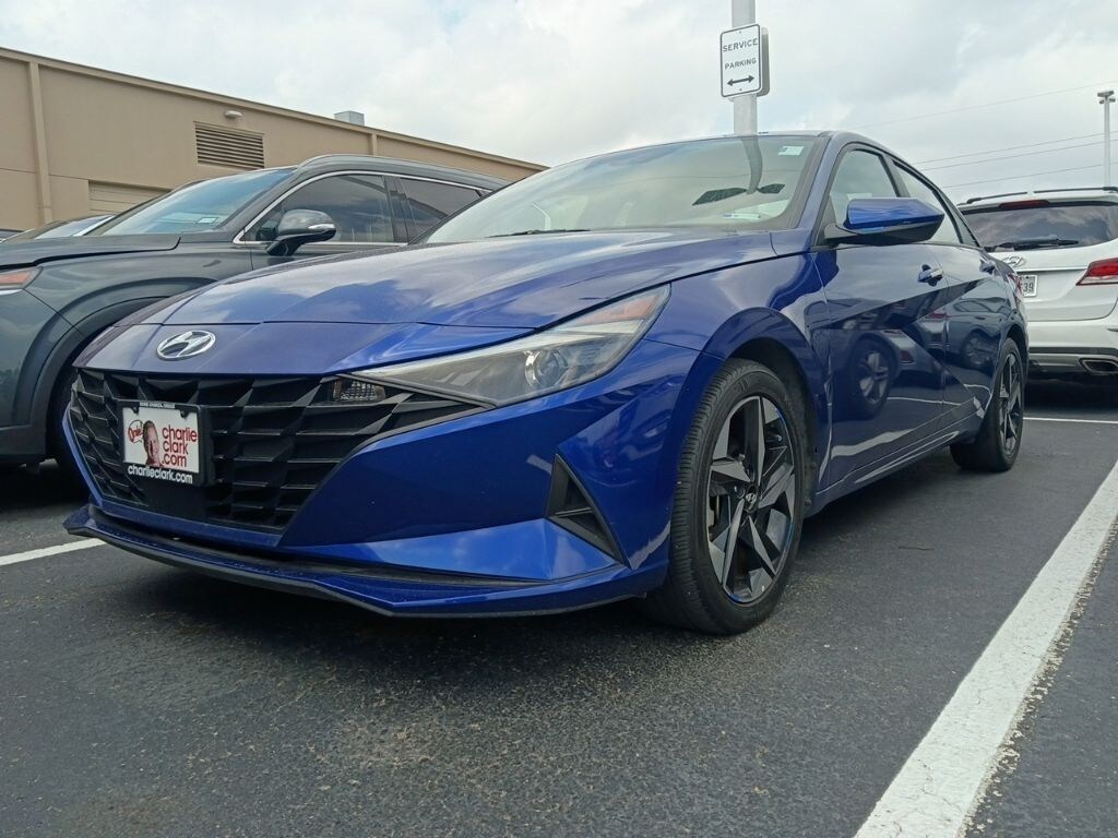 Used 2023 Hyundai Elantra SEL Sedan