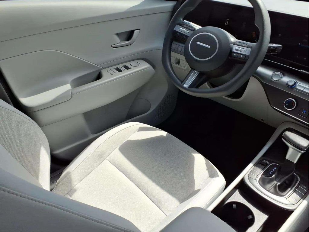 2024 Hyundai Kona SE - Photo 19