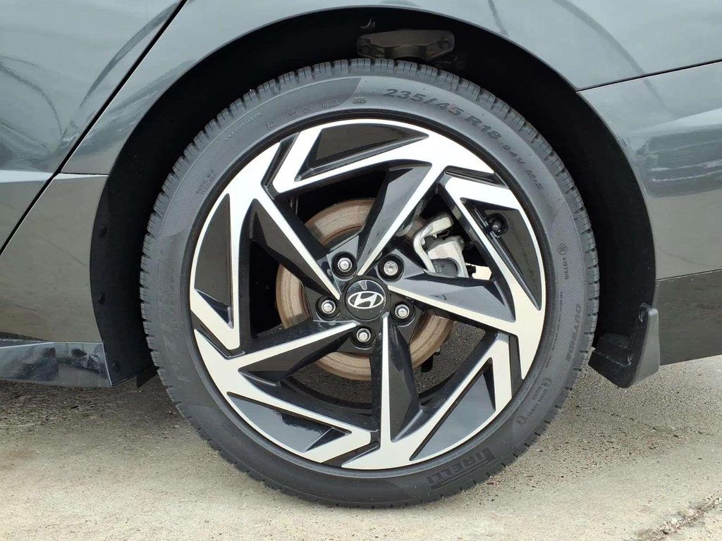 2025 Hyundai Sonata SEL - Photo 15