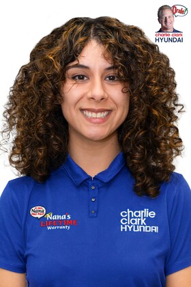 Staff member Alexandra Hernandez from ID_8af0bb