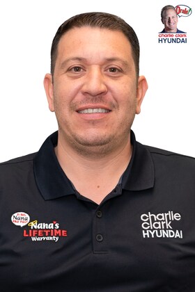 Staff member Alan Diaz from ID_c8d3af