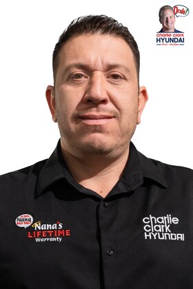 Staff member Alan Diaz from ID_4918a4