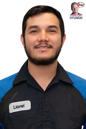 Staff member Leonel Barrera from ID_99e3ee