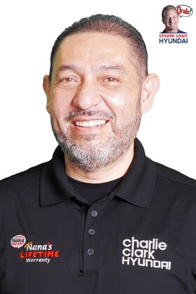 Staff member Nelson Garcia from ID_c8d3af