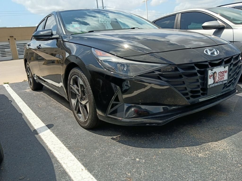 Used 2023 Hyundai Elantra SEL Sedan