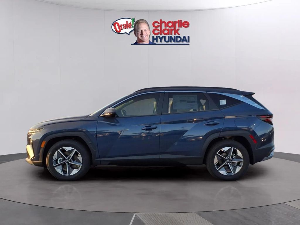 New 2026 Hyundai Tucson SEL FWD SUV
