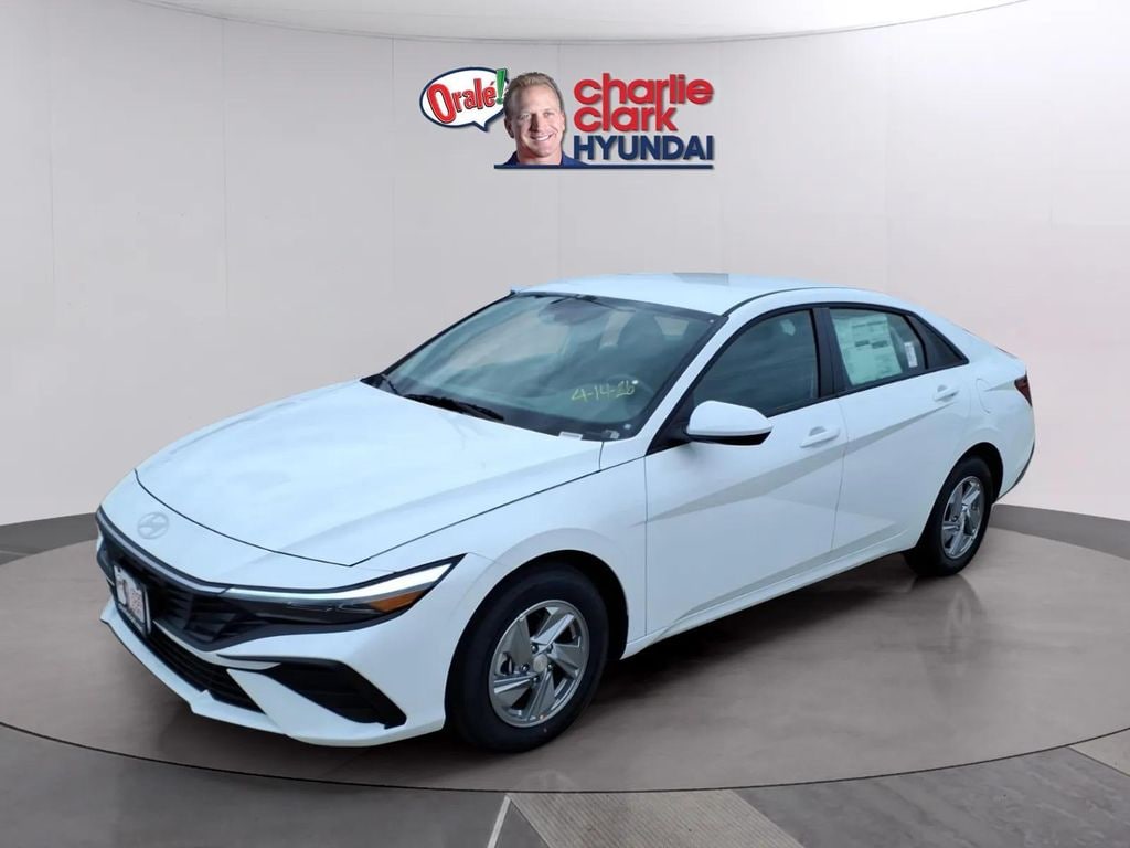 New 2026 Hyundai Elantra SE Sedan