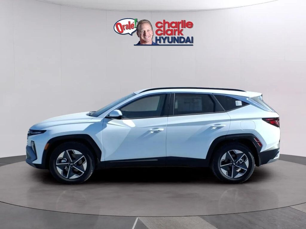 New 2026 Hyundai Tucson SEL FWD SUV
