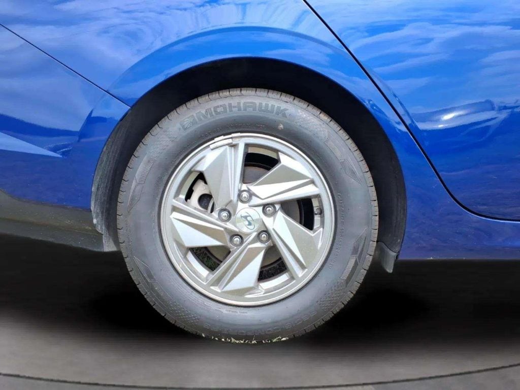 2025 Hyundai Elantra SE - Photo 20