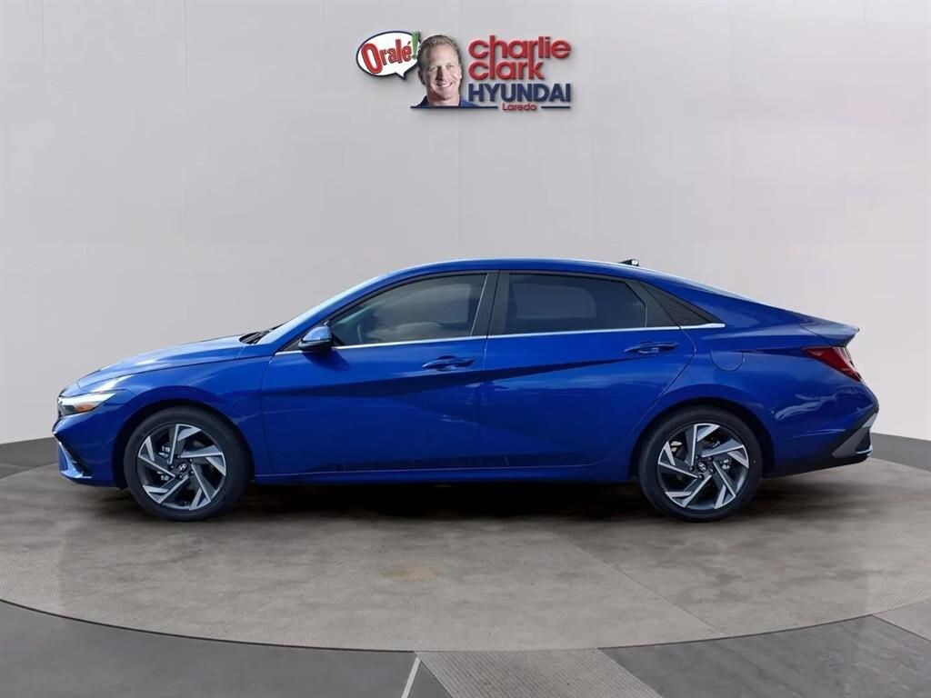 New 2025 Hyundai Elantra Limited Sedan