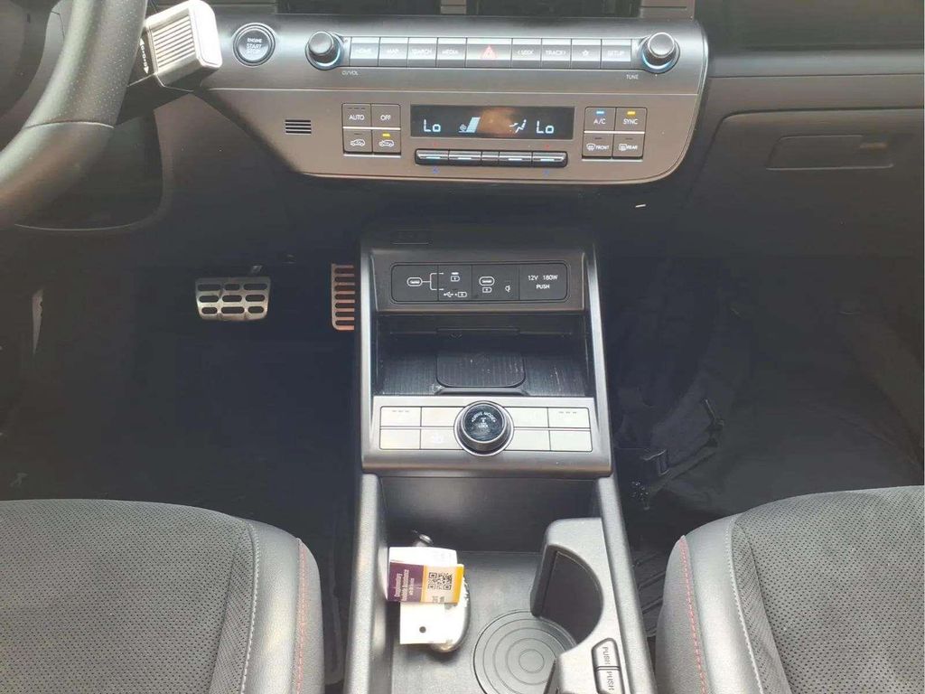2024 Hyundai Kona N Line - Photo 10