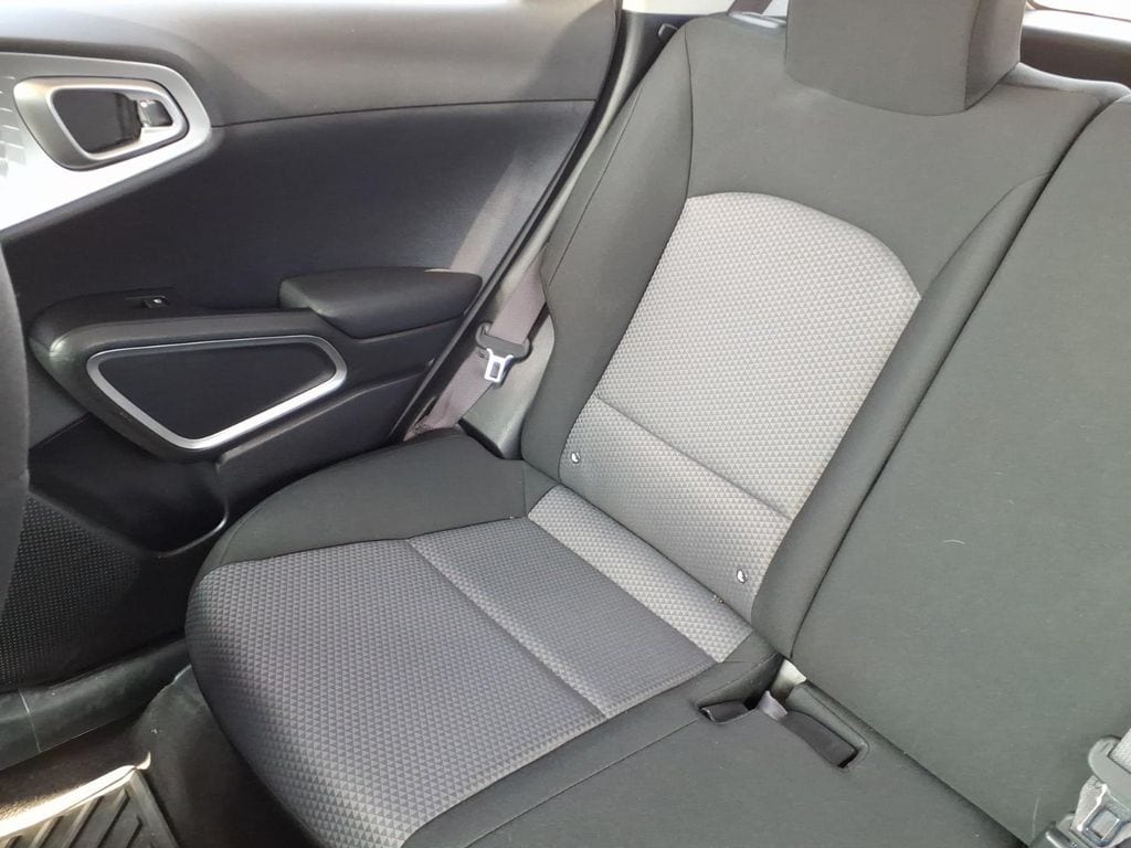 2023 Kia Soul LX - Photo 16