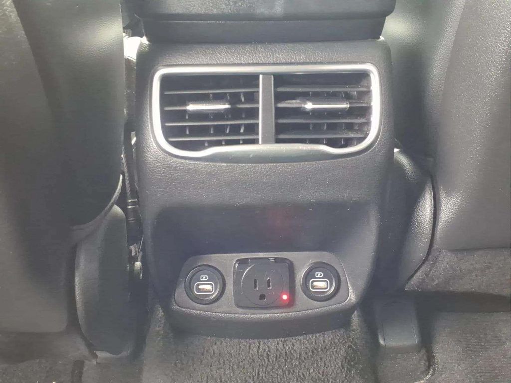 2022 Hyundai Santa Fe Limited - Photo 15