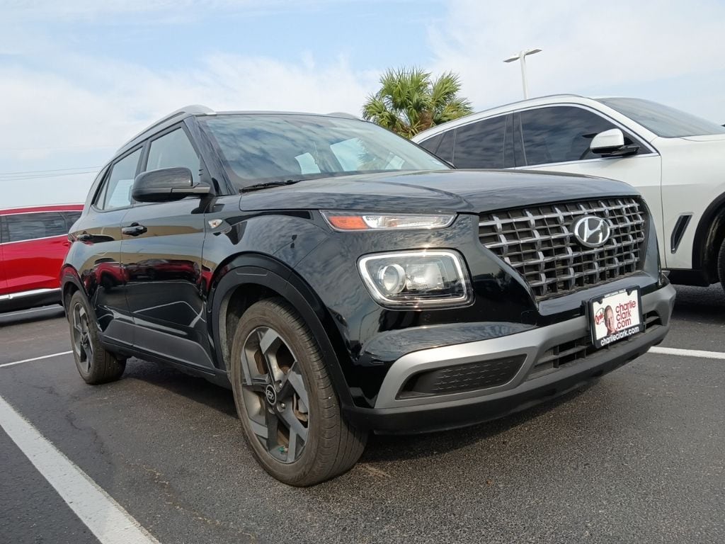 Used 2023 Hyundai Venue SEL SUV