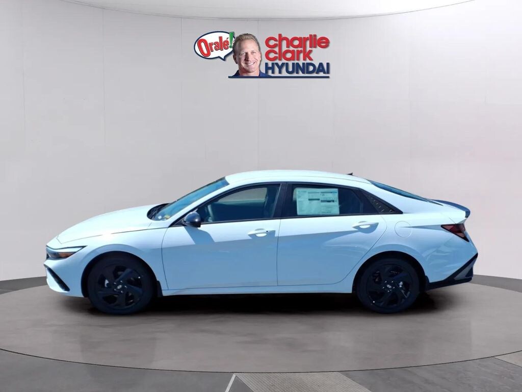 New 2026 Hyundai Elantra SEL Sport Sedan