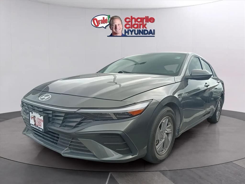2024 Hyundai Elantra 2.0 SE IVT's photo