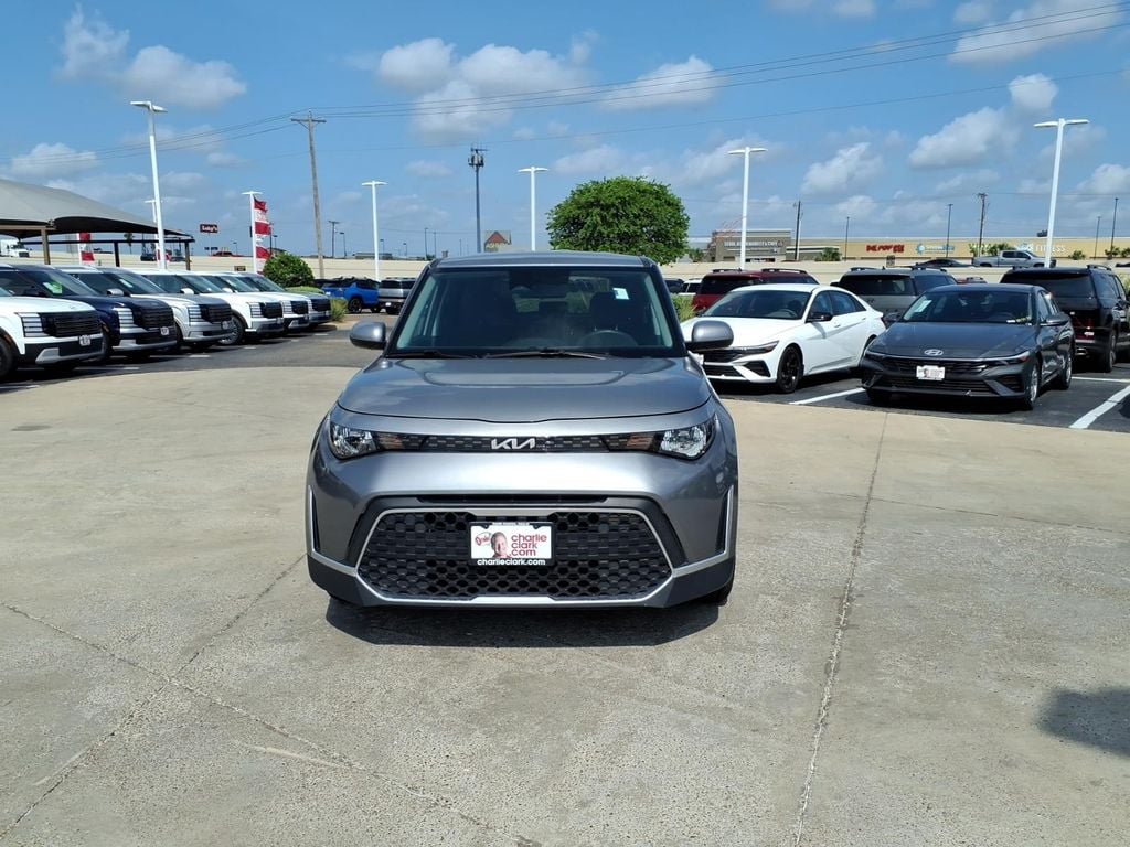 2023 Kia Soul LX - Photo 8