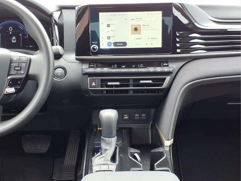 2026 Toyota Camry LE - Photo 13