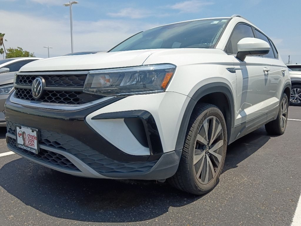 2023 Volkswagen Taos 1.5T SE's photo