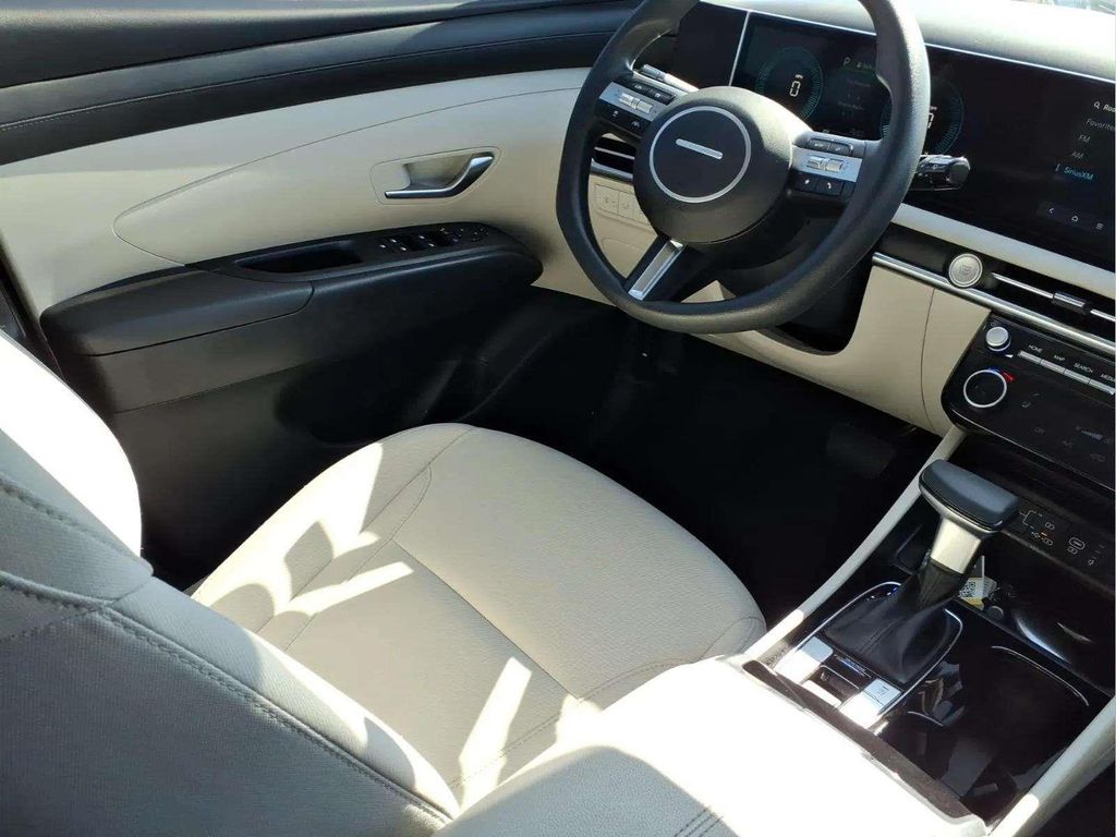 2025 Hyundai Tucson SEL - Photo 19