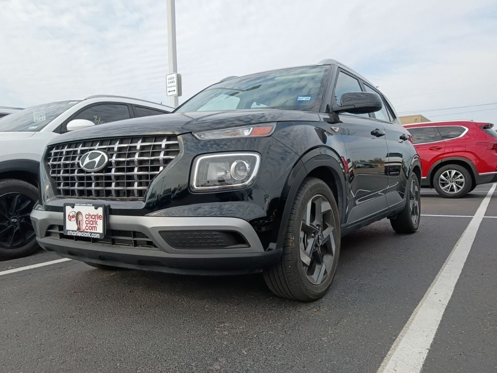 Used 2023 Hyundai Venue SEL SUV