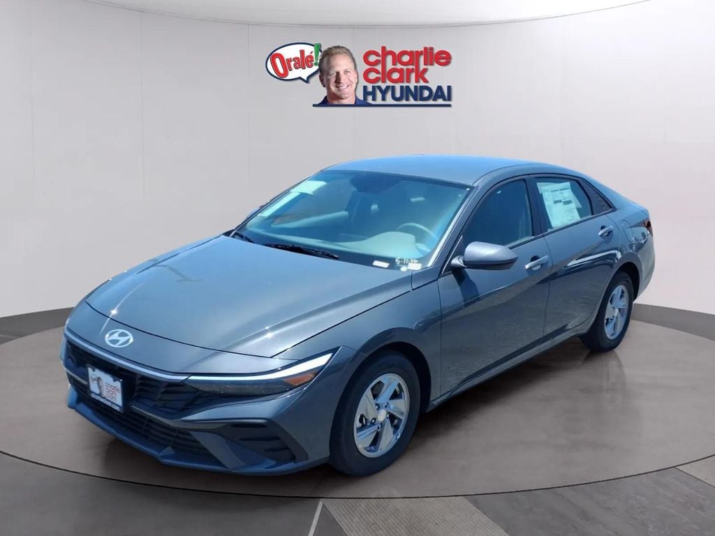 New 2026 Hyundai Elantra SE