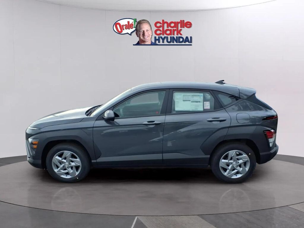 New 2026 Hyundai Kona SE FWD SUV
