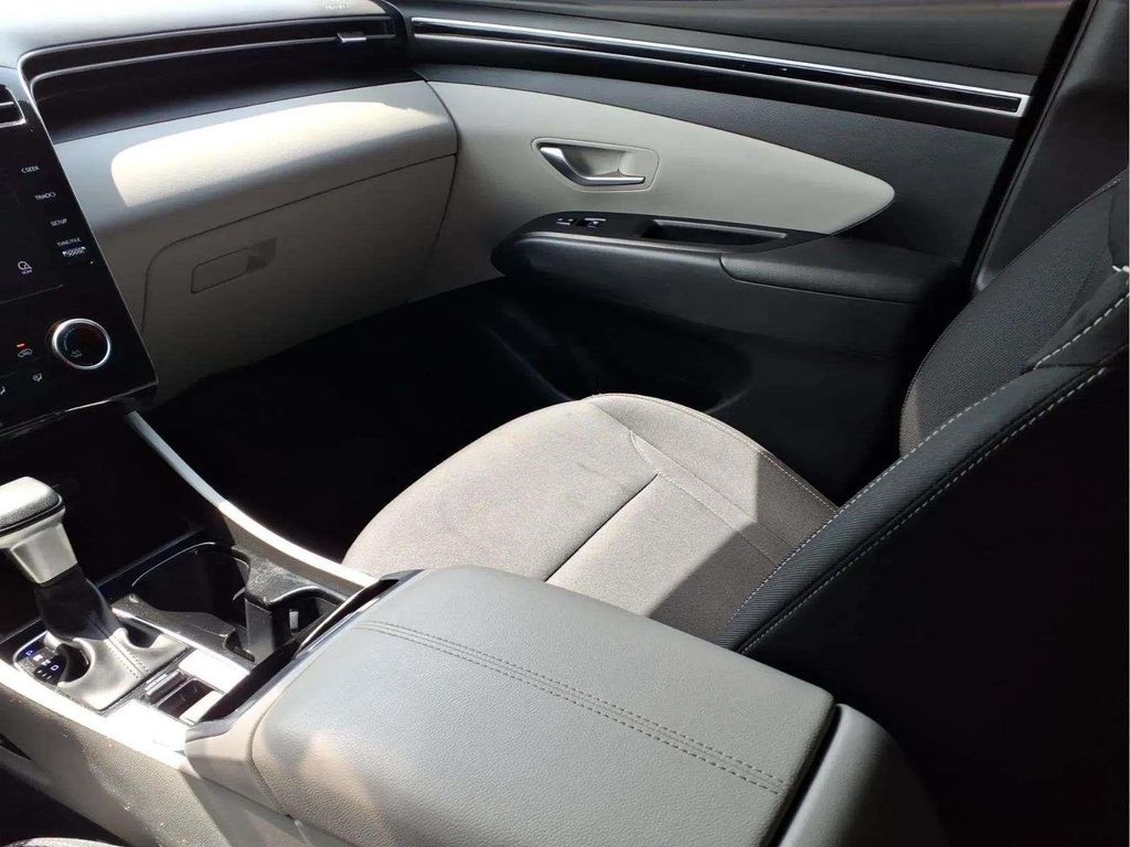 2024 Hyundai Tucson SE - Photo 11