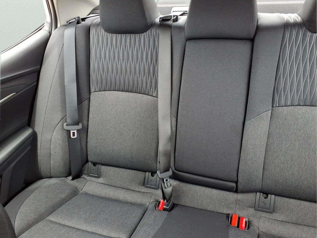 2026 Toyota Camry LE - Photo 15