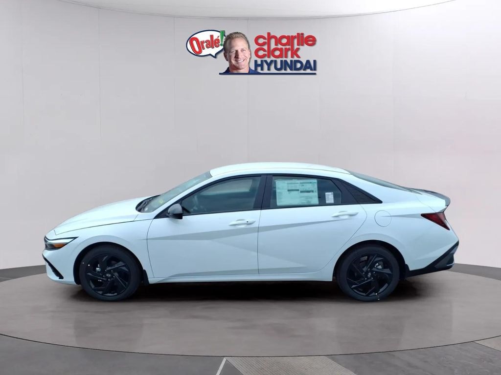 New 2026 Hyundai Elantra SEL Sport Sedan