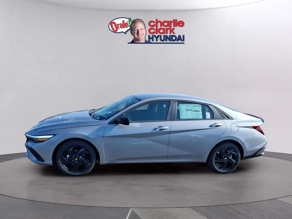 New 2026 Hyundai Elantra SEL Sport Sedan