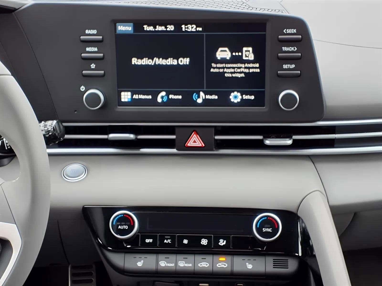 2026 Hyundai Elantra SEL - Photo 11