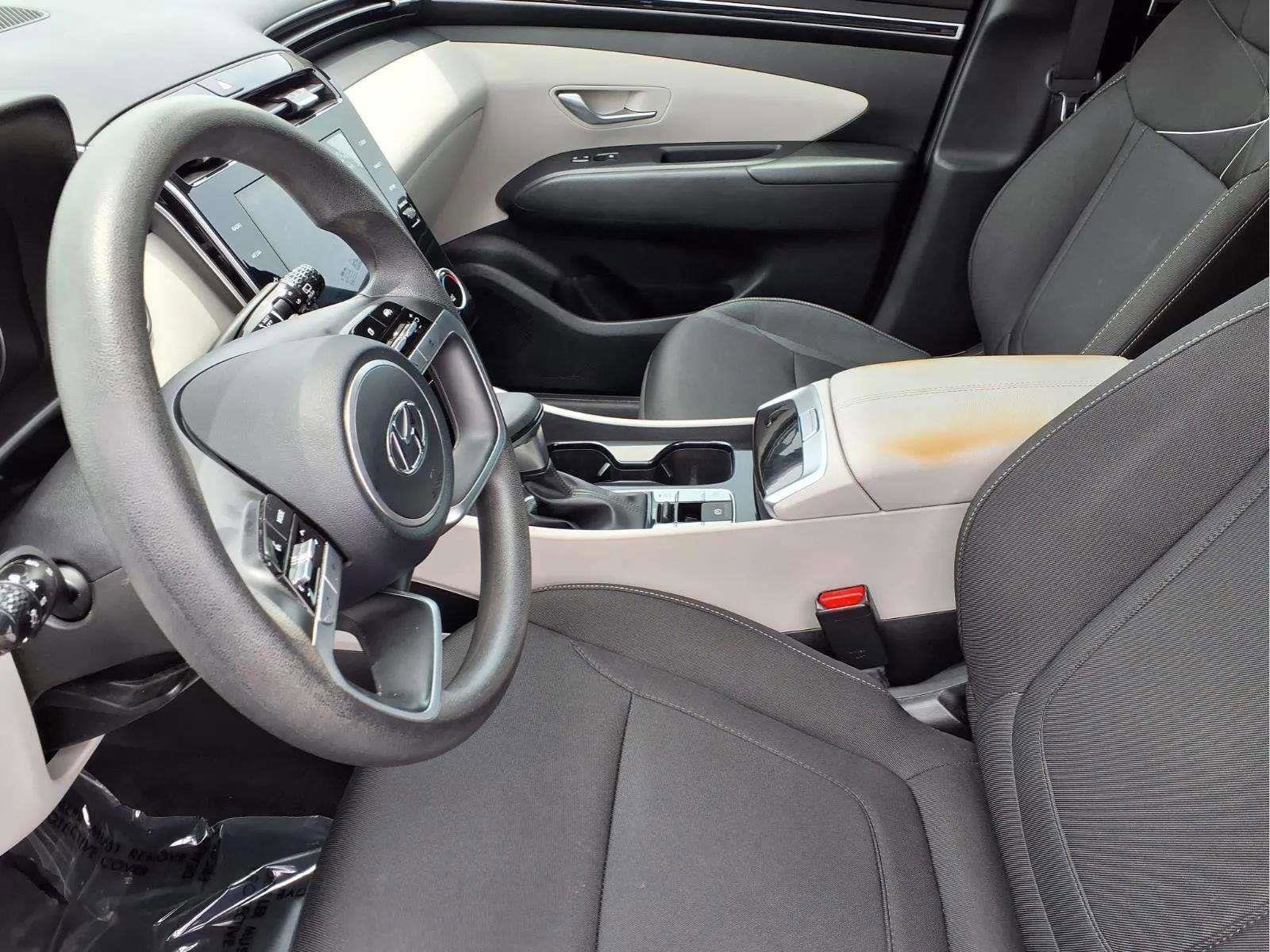 2023 Hyundai Tucson SE - Photo 14