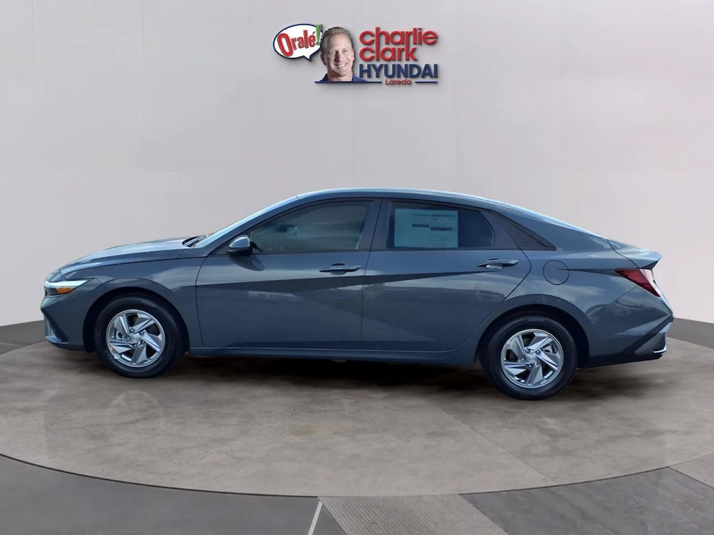 New 2026 Hyundai Elantra SE Sedan