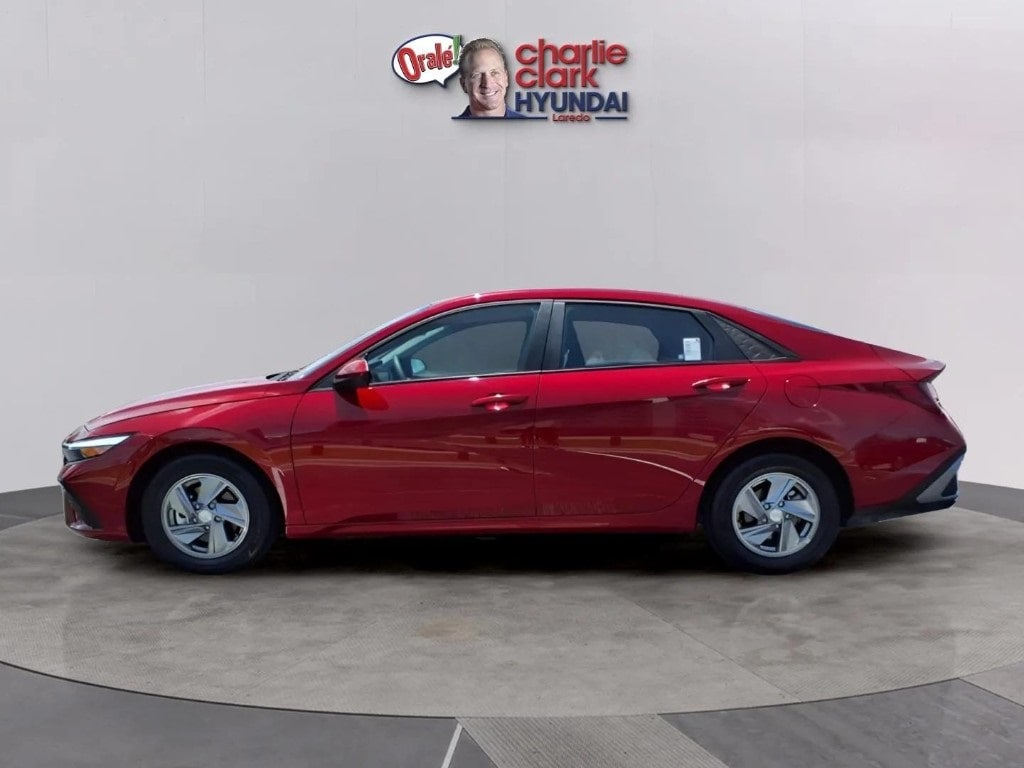 Certified 2025 Hyundai Elantra SE with VIN KMHLL4DG3SU942280 for sale in Laredo, TX