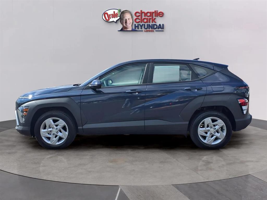 2026 Hyundai Kona SE photo 2