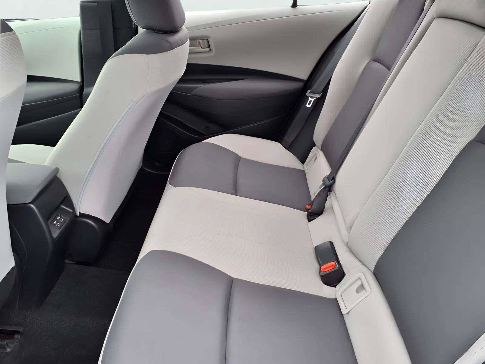 2024 Toyota Corolla LE - Photo 9