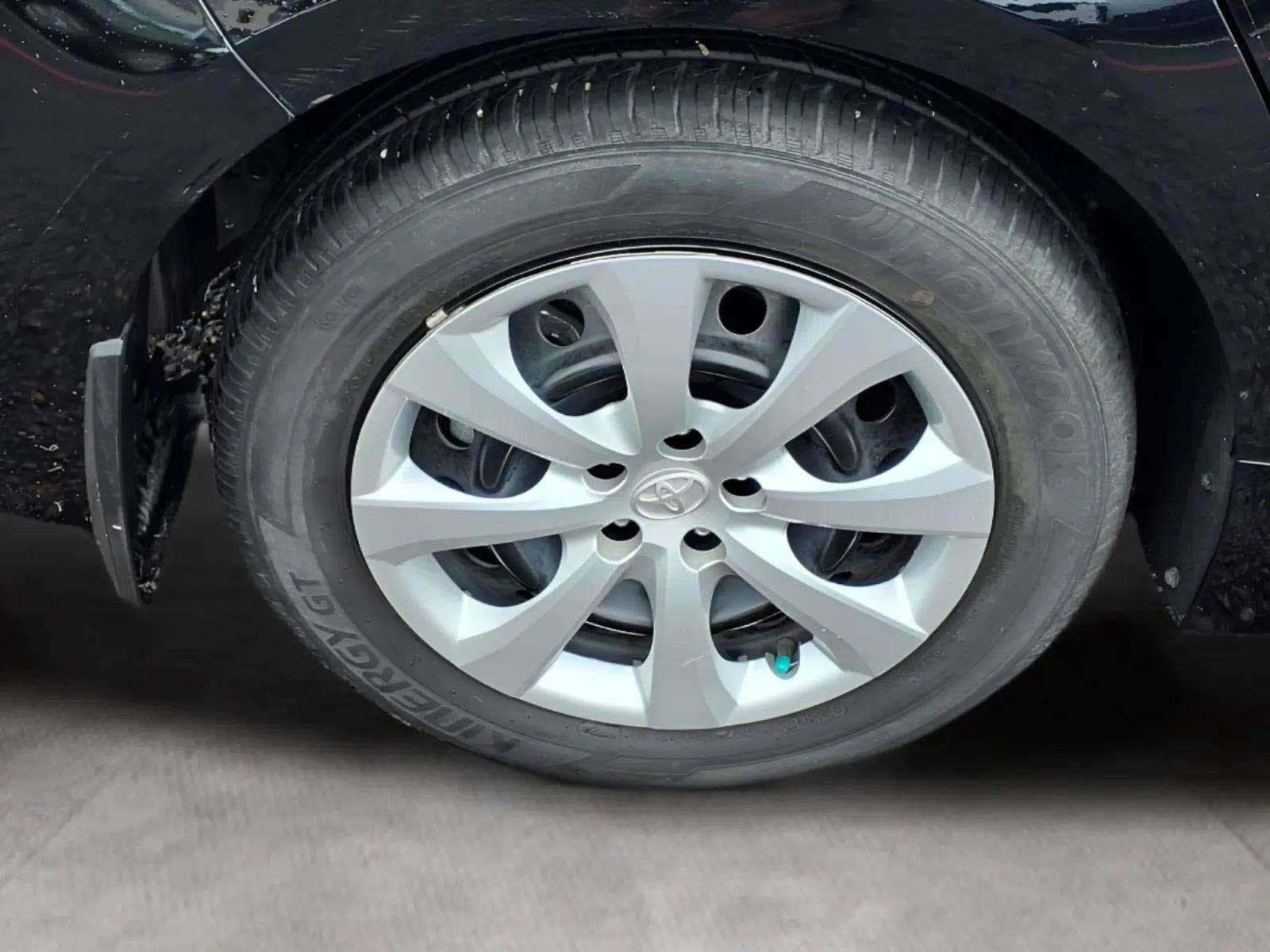 2024 Toyota Corolla LE - Photo 20