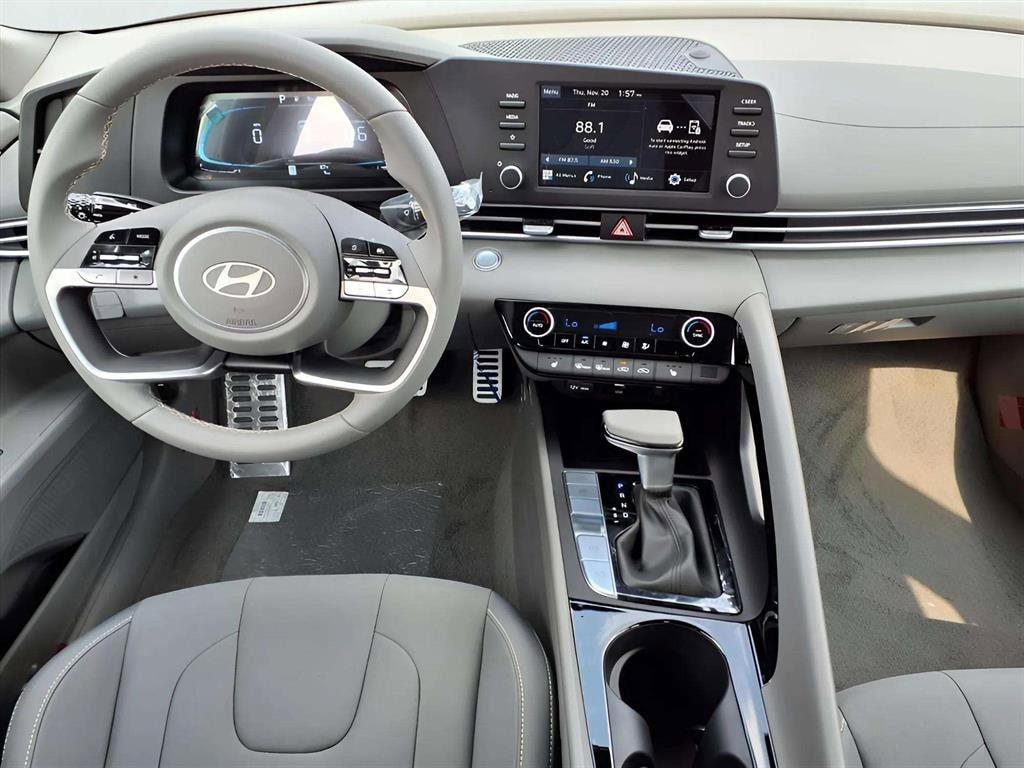 2026 Hyundai Elantra SEL - Photo 11