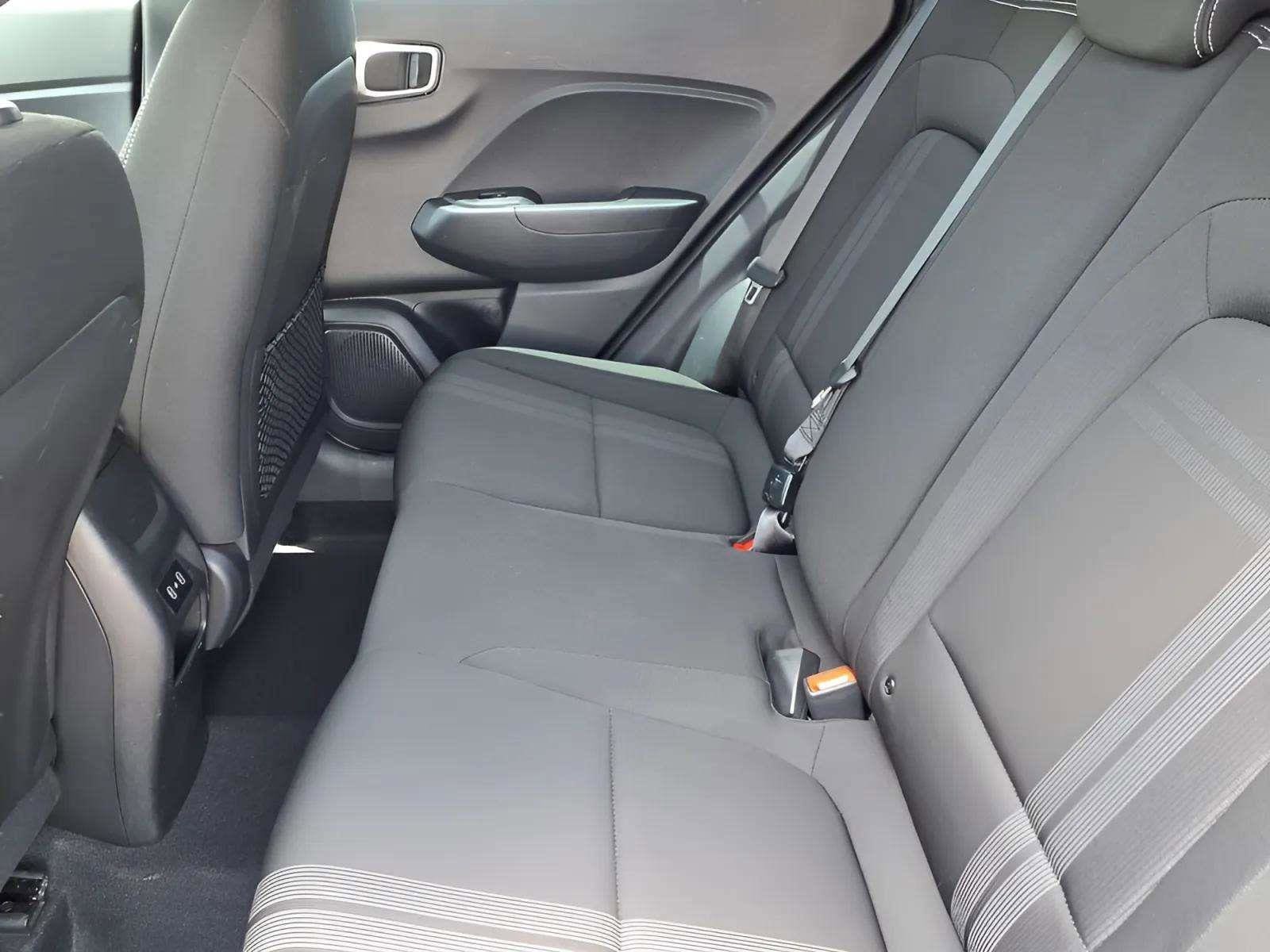 2024 Hyundai Venue SEL - Photo 10