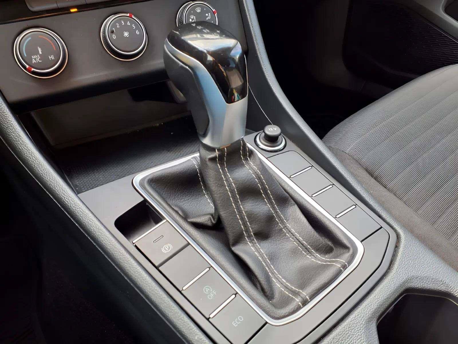 2024 Volkswagen Jetta S - Photo 17