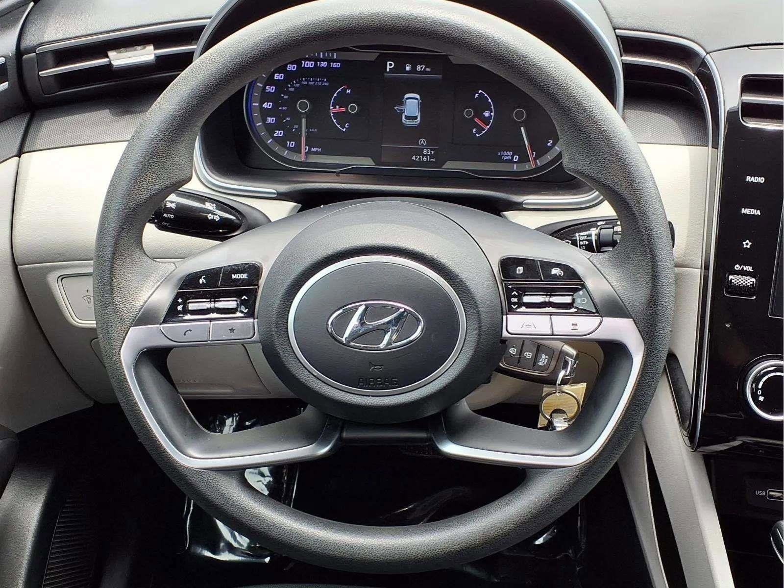 2023 Hyundai Tucson SE - Photo 18