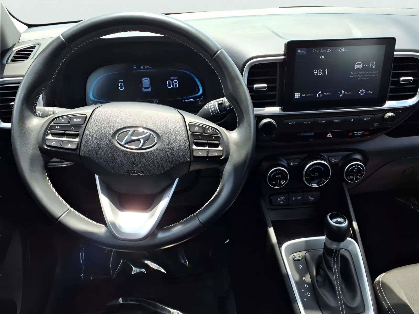 2024 Hyundai Venue SEL - Photo 10