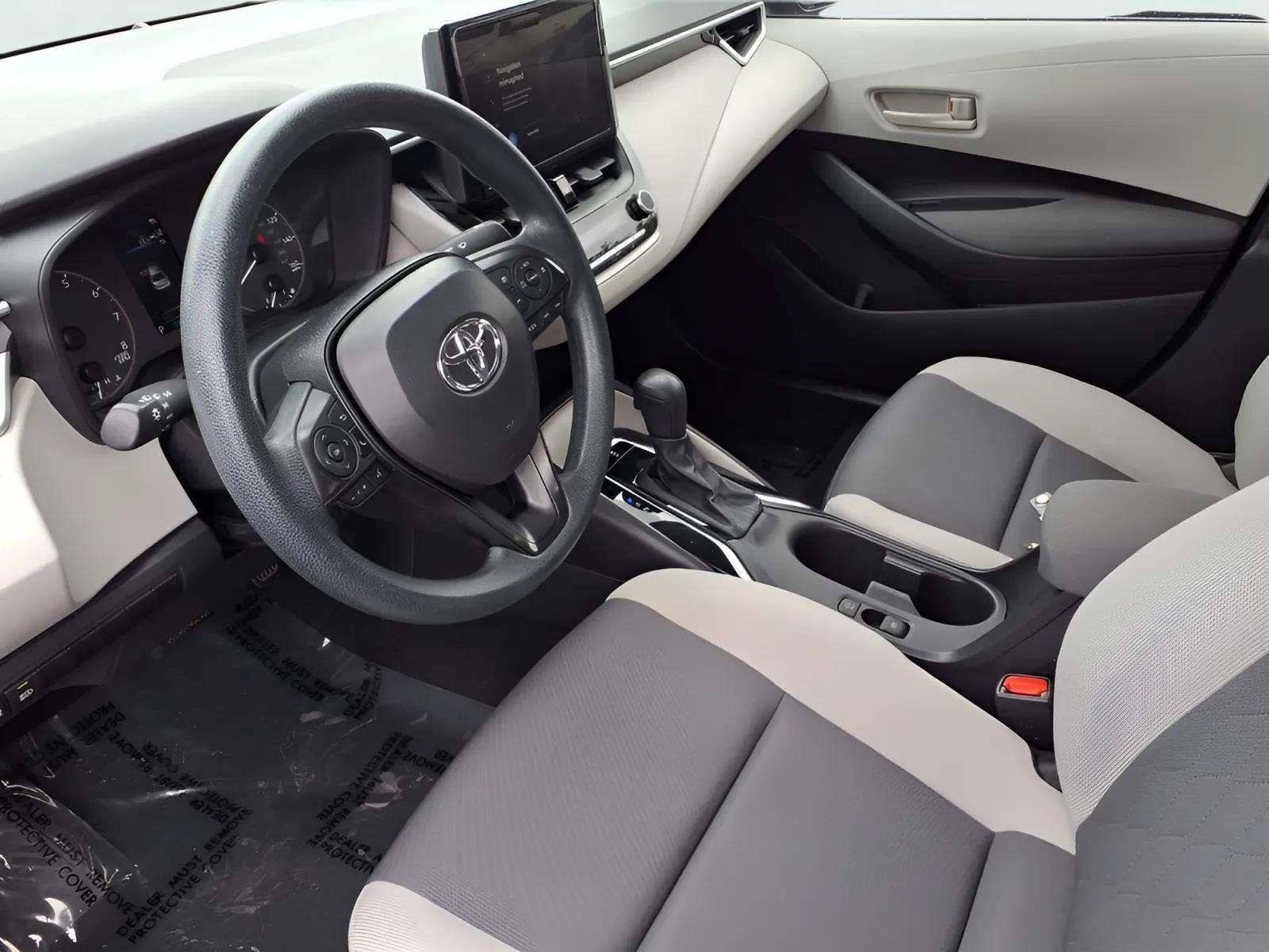 2024 Toyota Corolla LE - Photo 14
