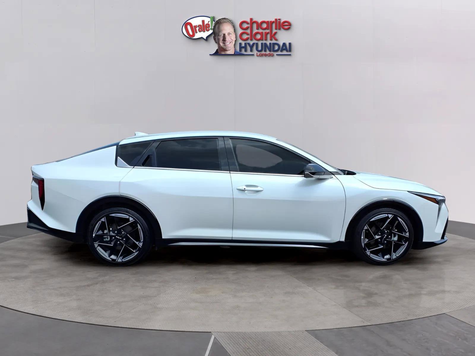 2025 Kia K4 GT-Line - Photo 6