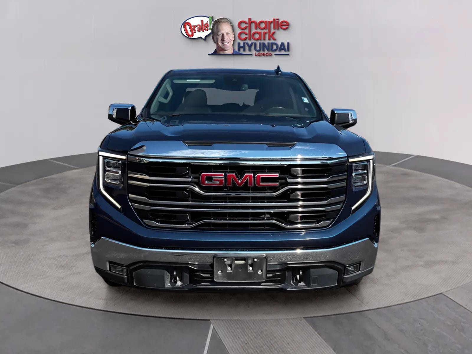 2023 GMC Sierra 1500 SLT - Photo 8