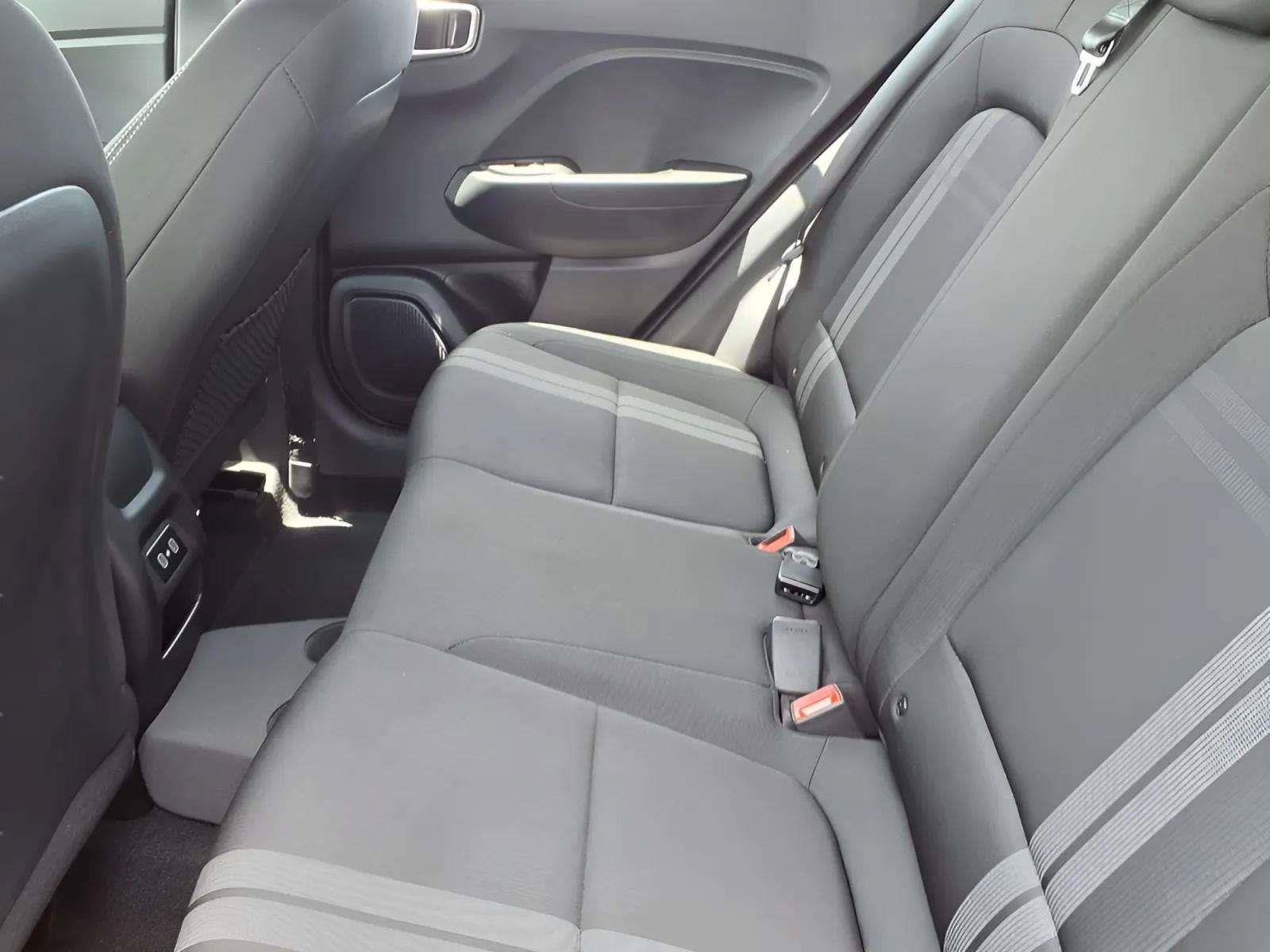 2024 Hyundai Venue SEL - Photo 18