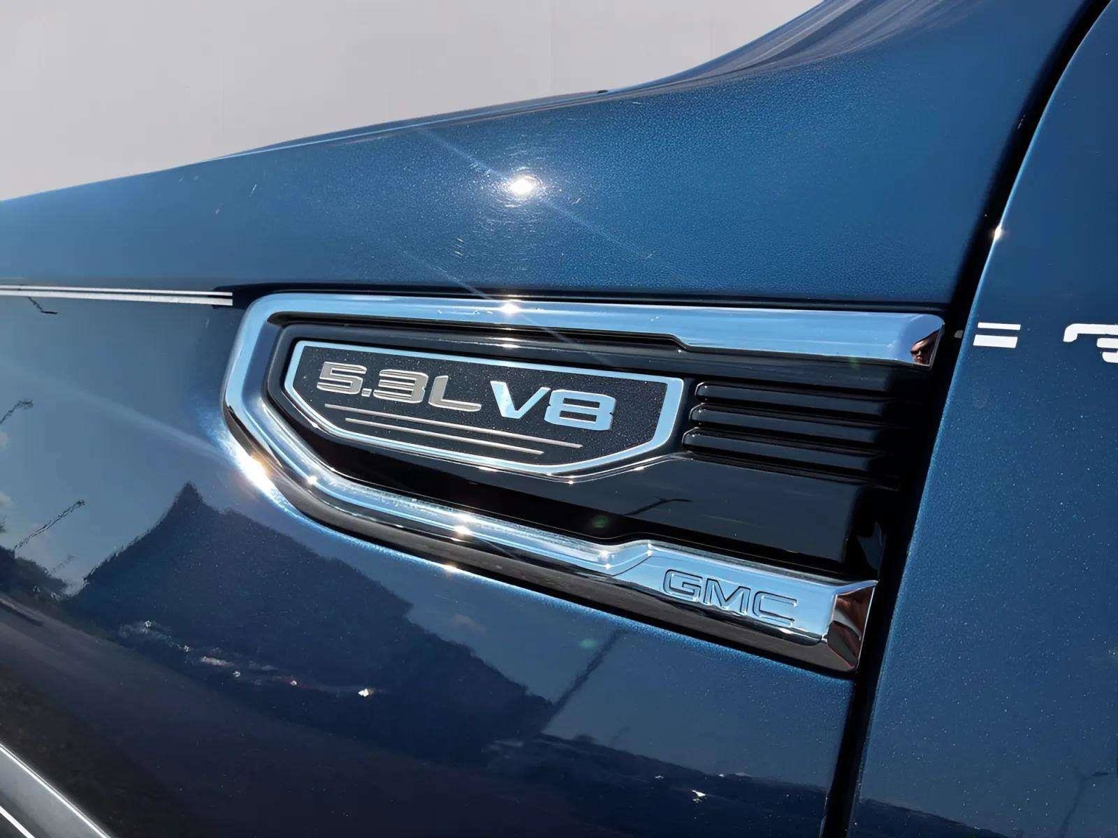 2023 GMC Sierra 1500 SLT - Photo 17