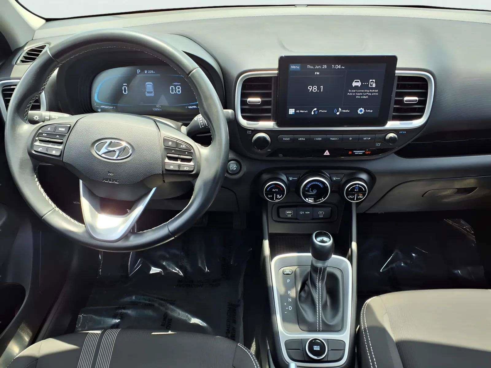 2024 Hyundai Venue SEL - Photo 8